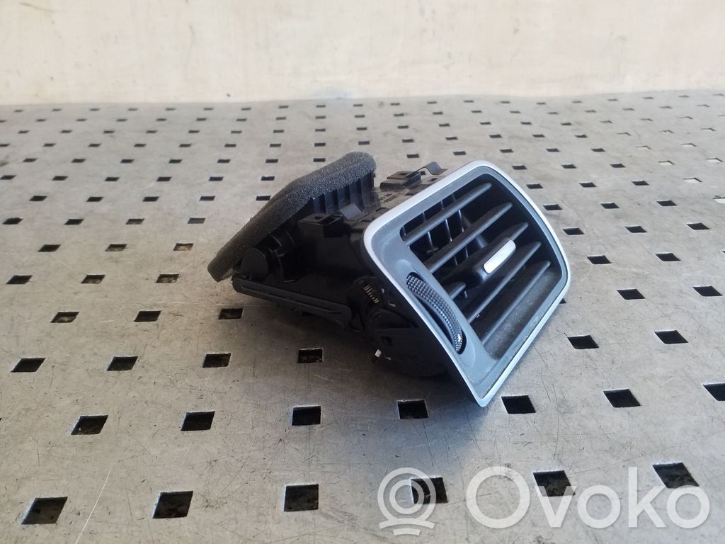 Volkswagen PASSAT B7 Grilă ventilație/ramă laterală bord 