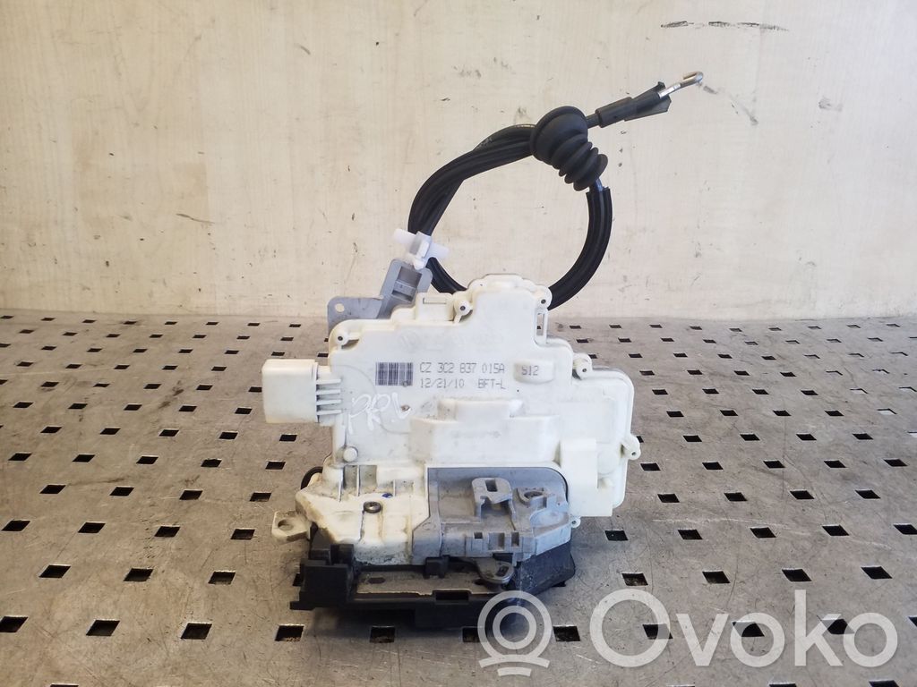 Volkswagen PASSAT B7 Serratura portiera anteriore 