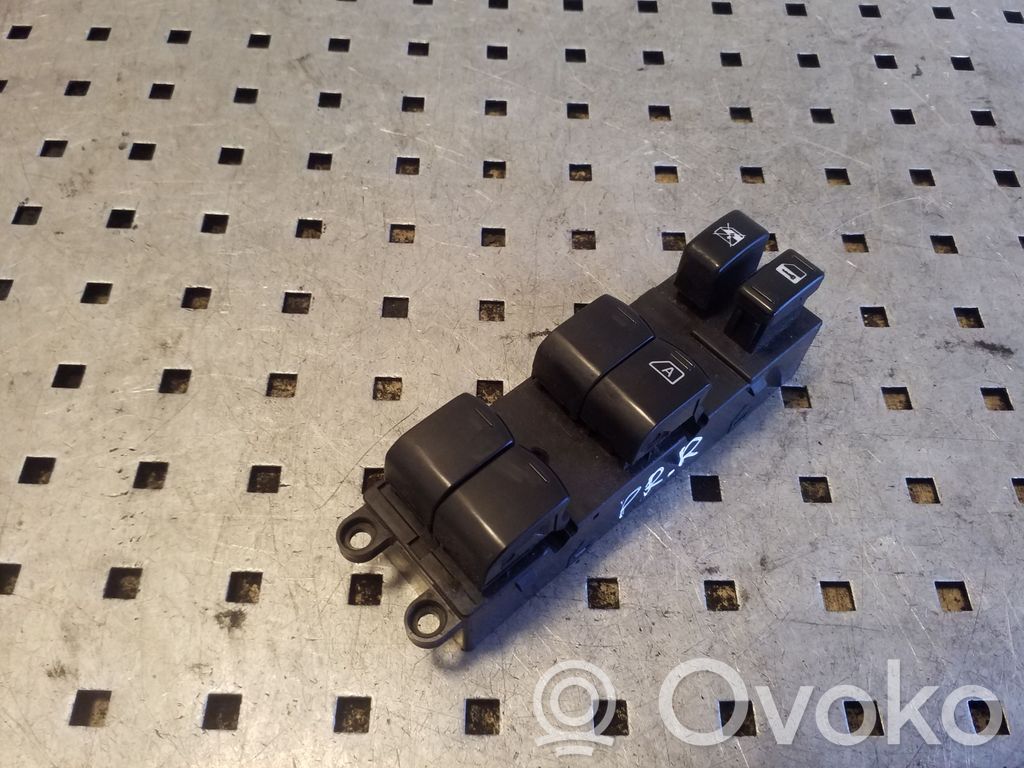 Subaru Forester SH Electric window control switch 