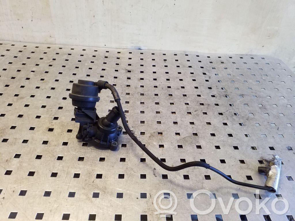 Audi A6 C7 Tuyau de liquide de refroidissement moteur 