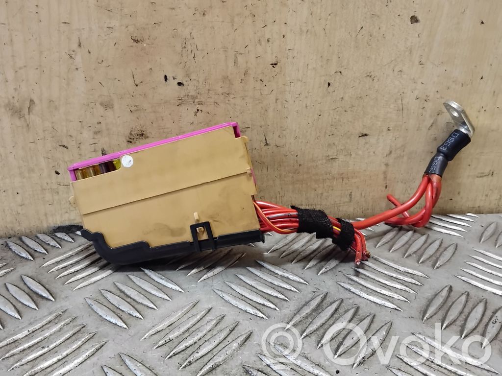 Audi A8 S8 D4 4H Fuse module 