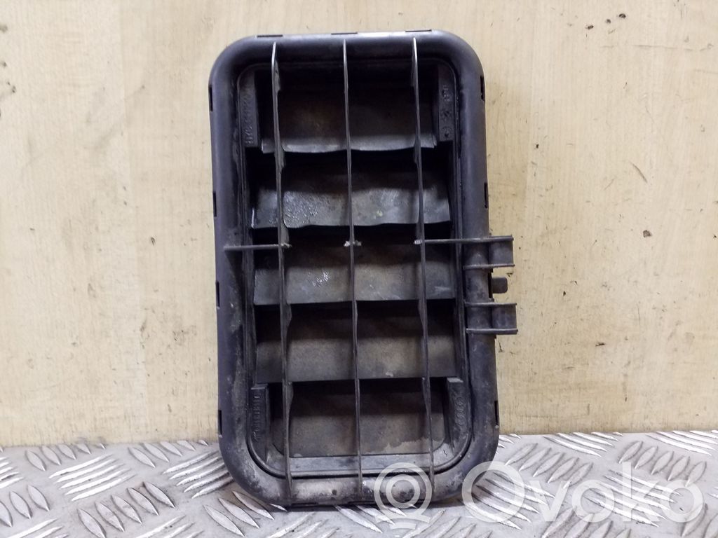 Grilă ventilație laterală   4E0819181C