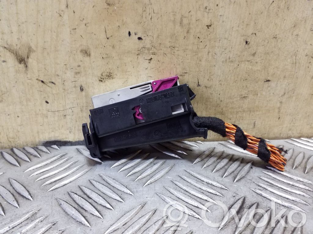 Audi A8 S8 D4 4H Fuse module 