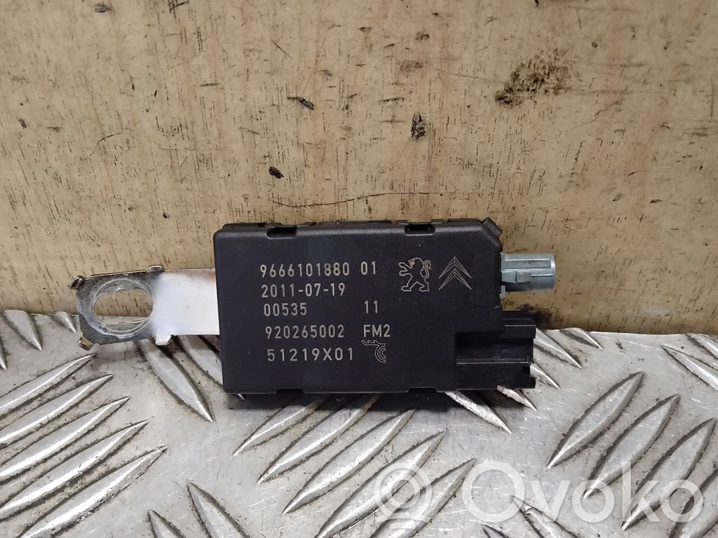 Peugeot 508 Amplificator antenă aeriană 