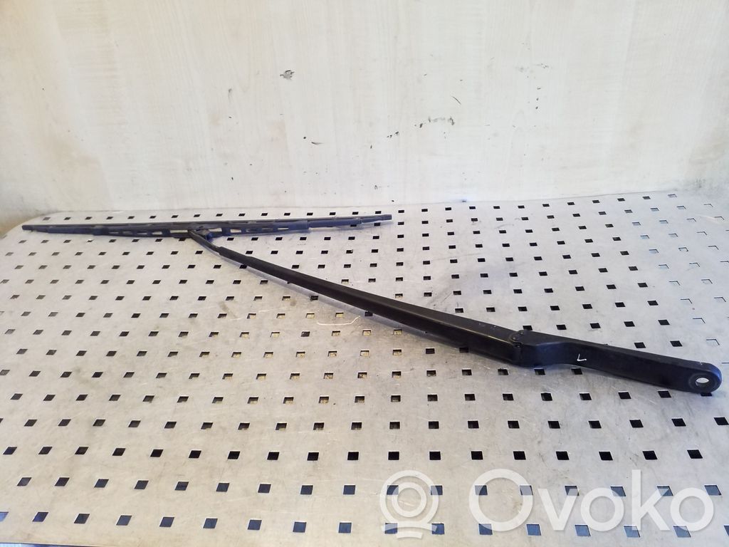 BMW X5 E53 Front wiper blade arm 