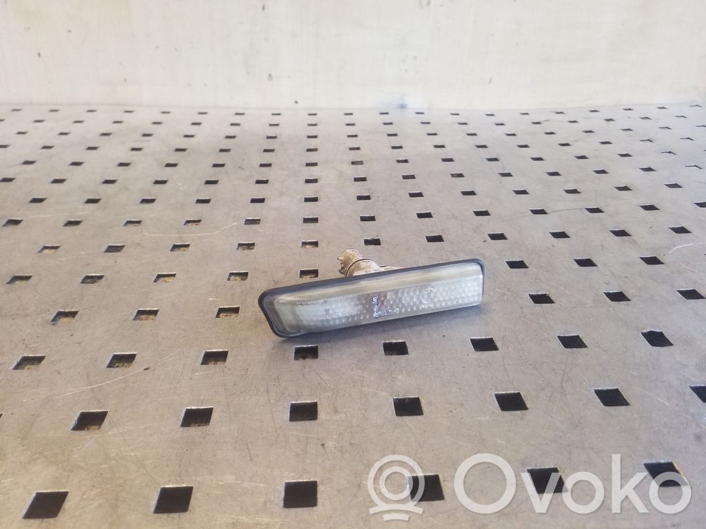 BMW X5 E53 Front fender indicator light 