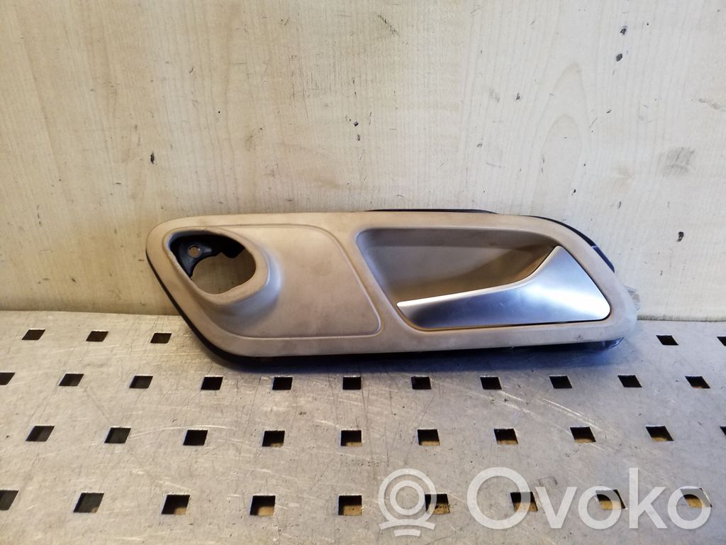 Volkswagen PASSAT CC Manecilla interna puerta trasera 