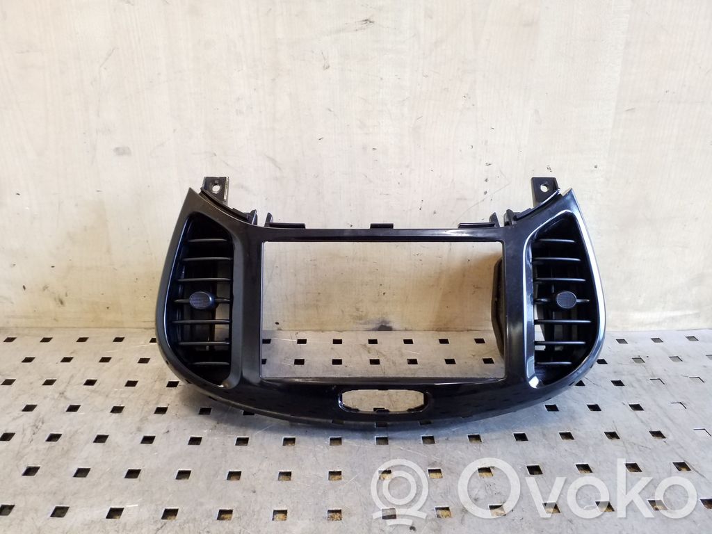 Nissan Juke I F15 Grilă ventilație centrală 