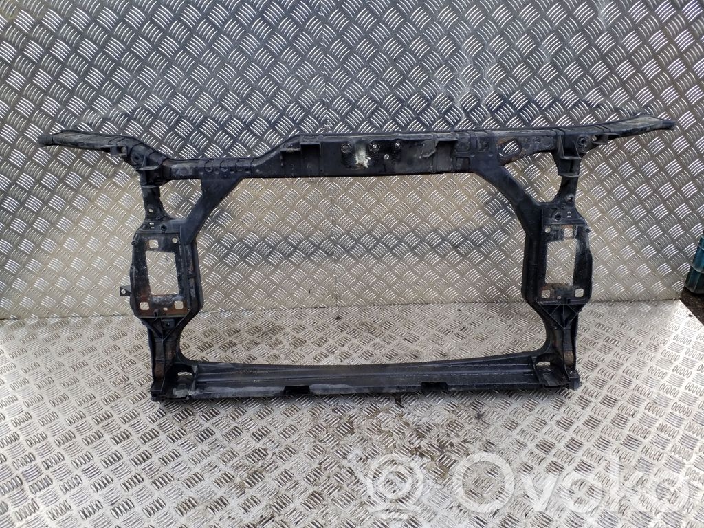 Audi A5 8T 8F Radiatorių panelė 