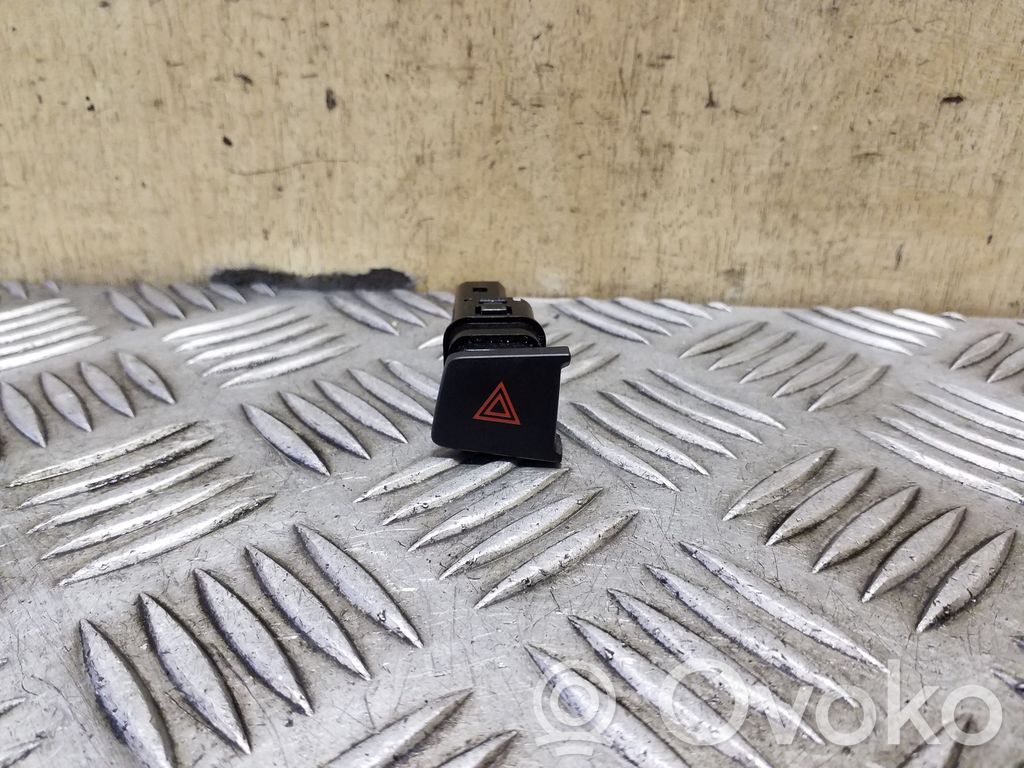 Chevrolet Captiva Botón interruptor de luz de peligro 
