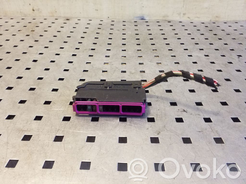 Audi A4 S4 B8 8K Fuse module 