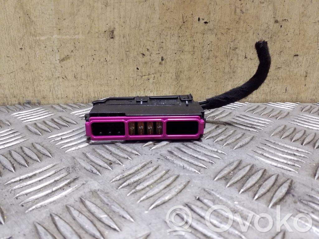 Audi A4 S4 B8 8K Fuse module 