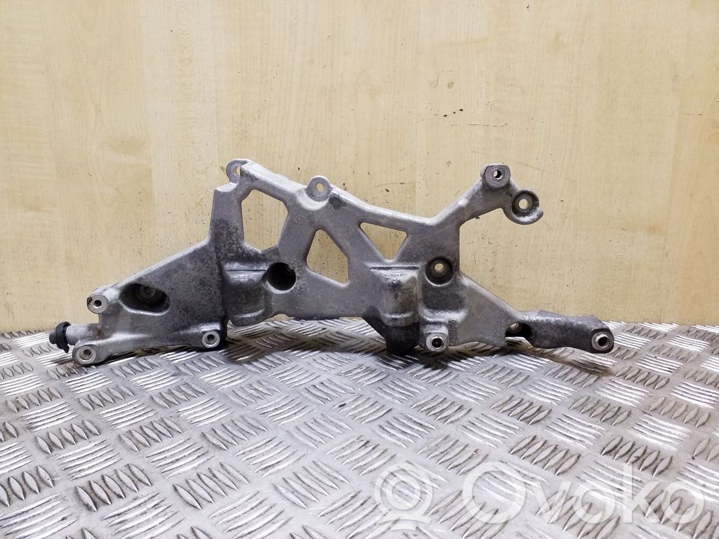 Jaguar XF X250 Mocowanie alternatora 