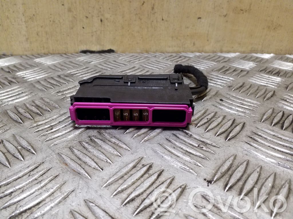 Audi Q5 SQ5 8R Fuse module 