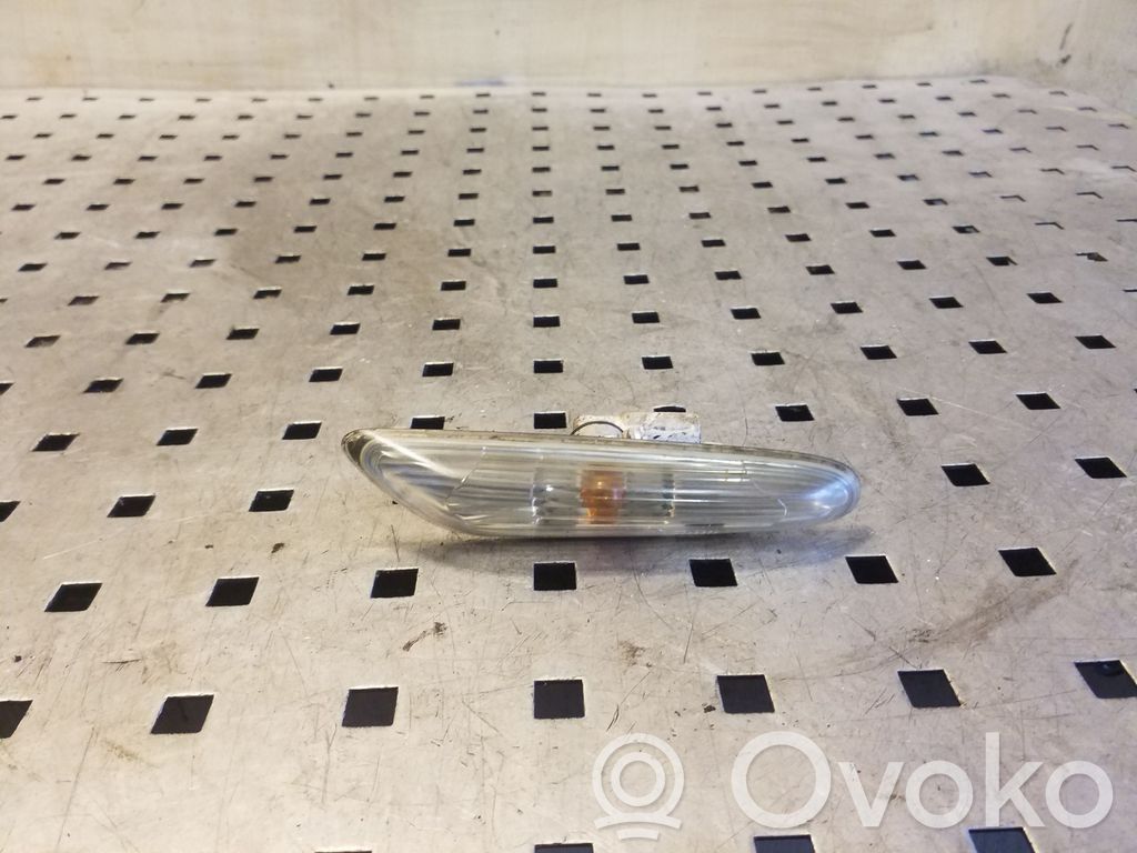BMW X1 E84 Front fender indicator light 