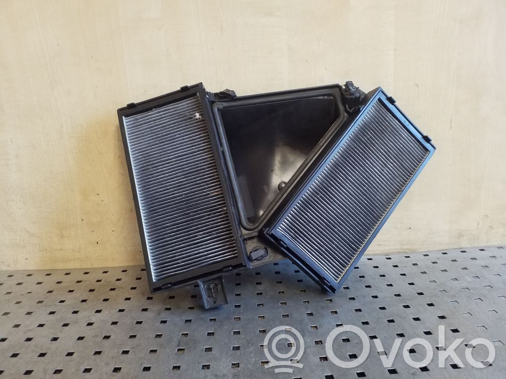 BMW X5 E70 Einzelteil Verkleidung Innenraumfilter 