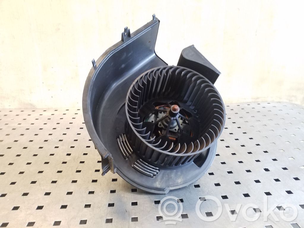 BMW X5 E70 Mazā radiatora ventilators 