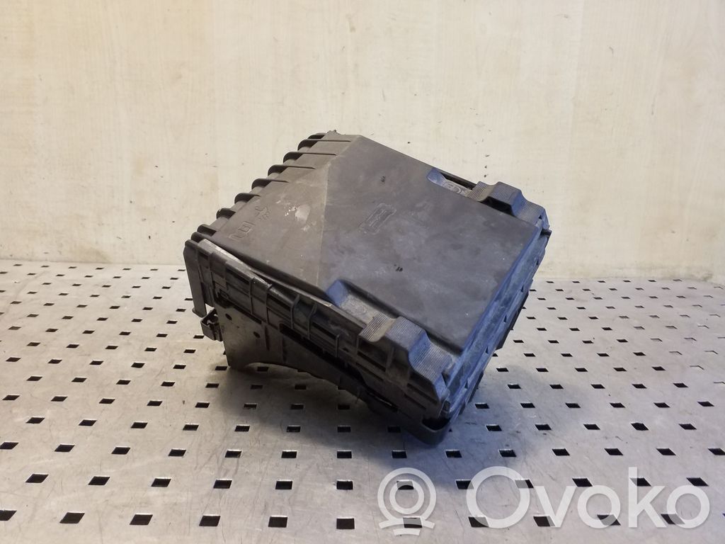 Volkswagen Golf Plus Fuse box set 