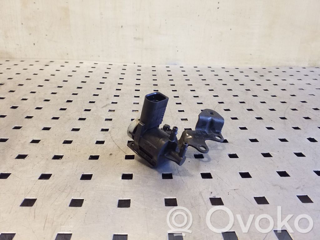 Audi Q7 4L Turboahtimen magneettiventtiili 