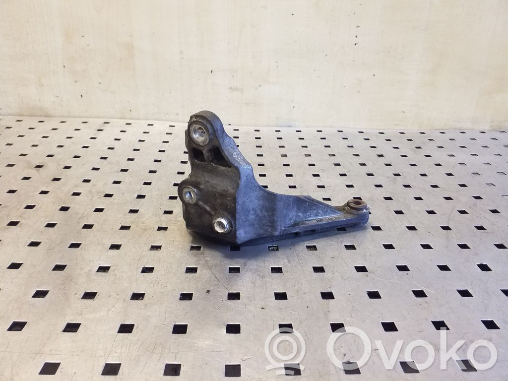 Audi Q7 4L Power steering pump mounting bracket 