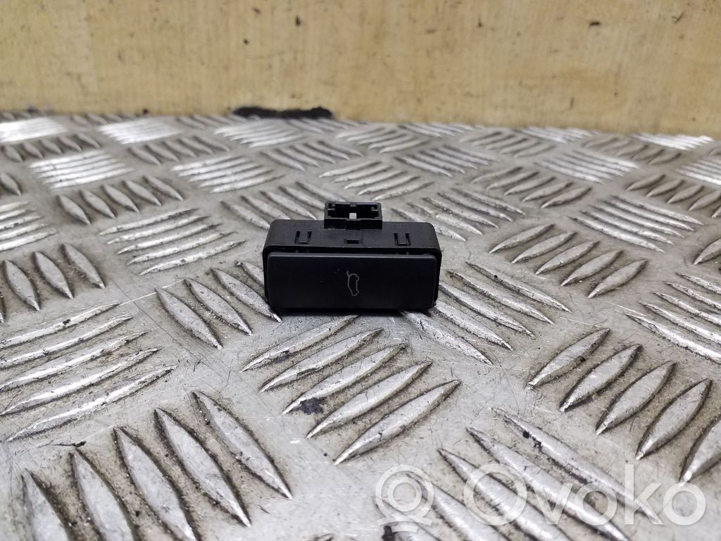 Audi Q7 4L Tailgate opening switch 
