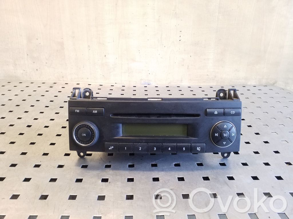 Panel / Radioodtwarzacz CD/DVD/GPS   9068200686