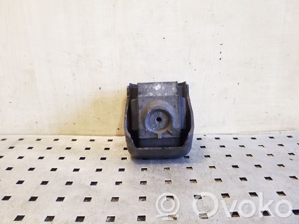 Volkswagen Crafter Engine mount bracket 