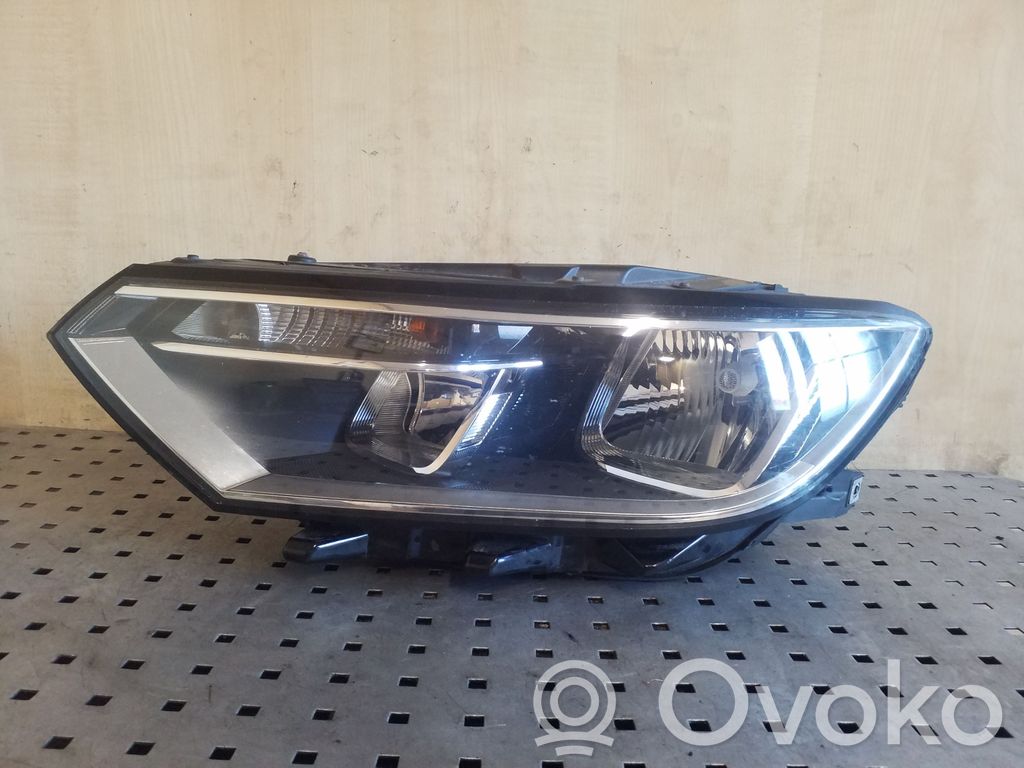Volkswagen PASSAT B8 Faro/fanale 