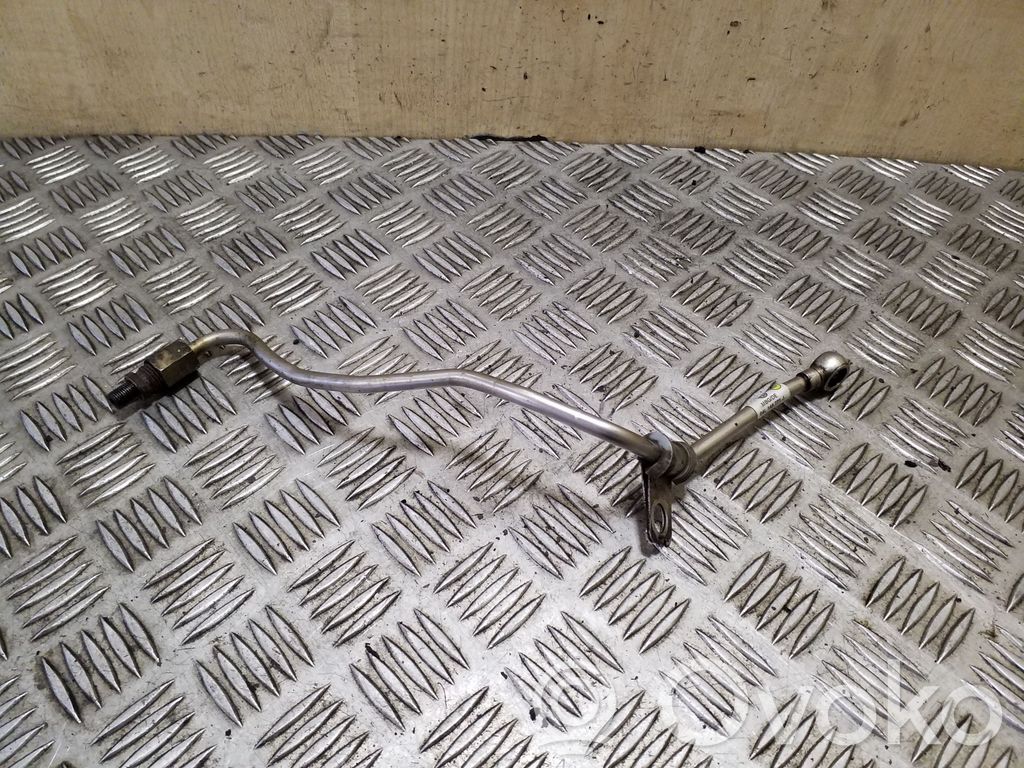 Volkswagen PASSAT B8 Conductă/furtun ungere ulei turbosuflantă 
