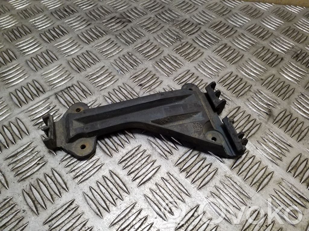 Audi A6 S6 C4 4A Front bumper mounting bracket 