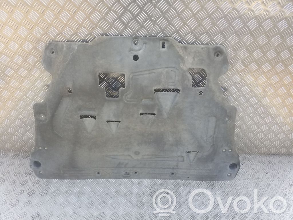Volvo XC90 Engine splash shield/under tray 