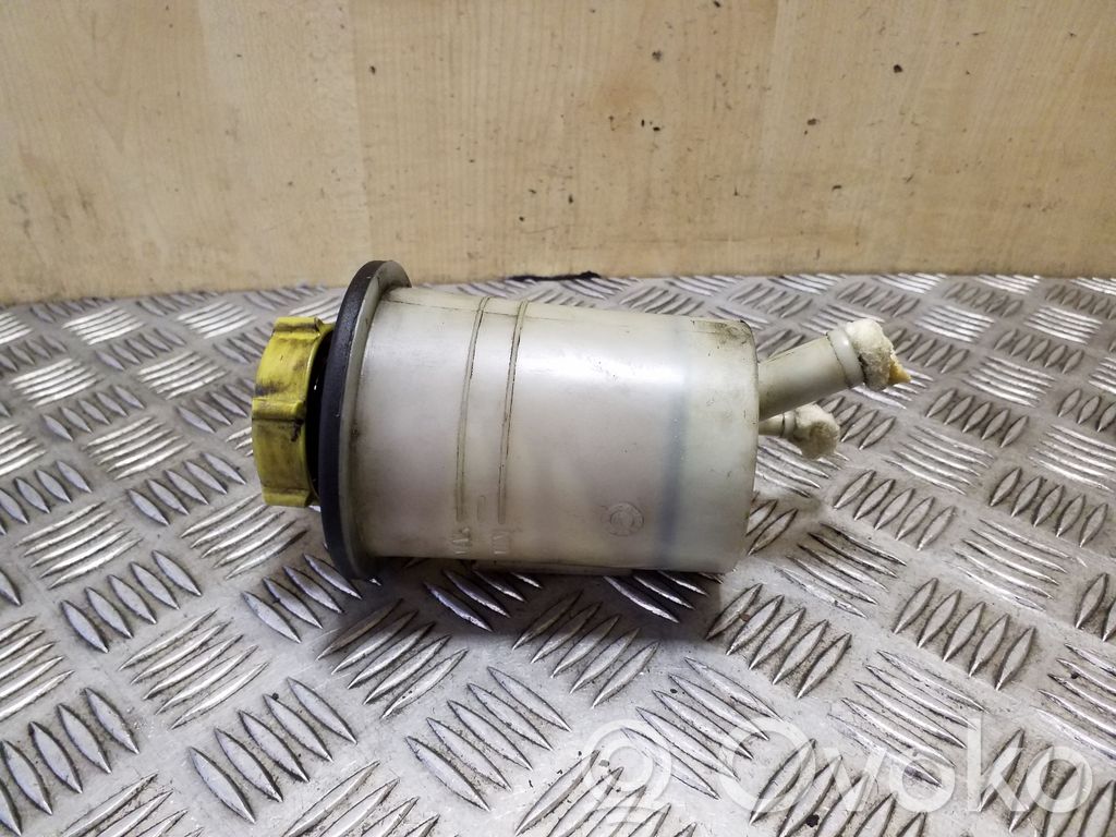 Ohjaustehostimen nestesäiliö   QFX500060,RQN000011