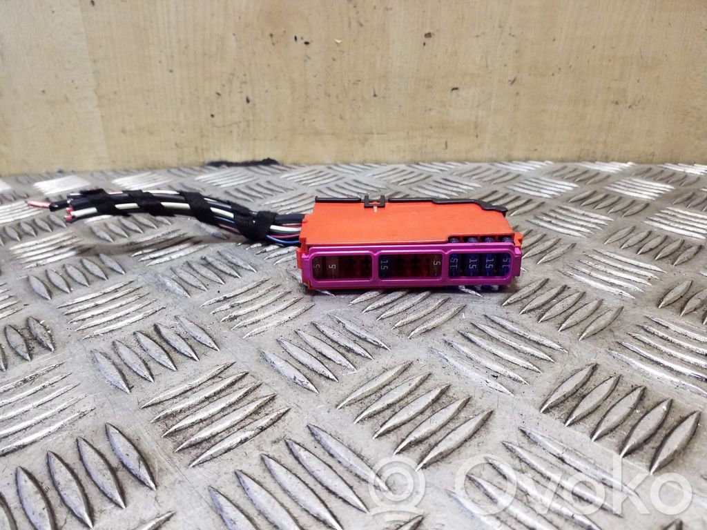 Audi Q5 SQ5 8R Fuse module 