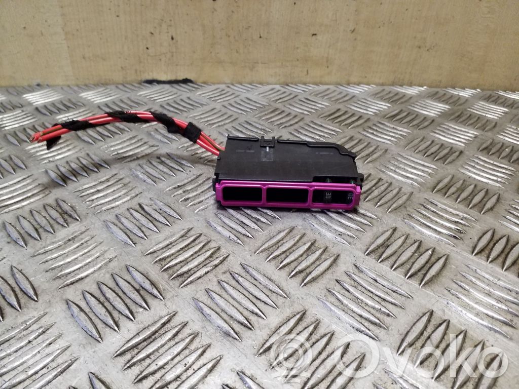 Audi Q5 SQ5 8R Fuse module 