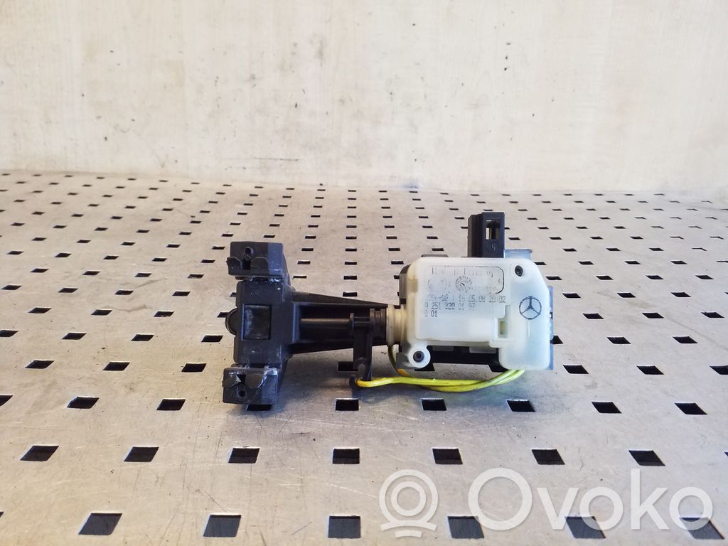 Mercedes-Benz ML W164 Motor blocare bușon rezervor combustibil 