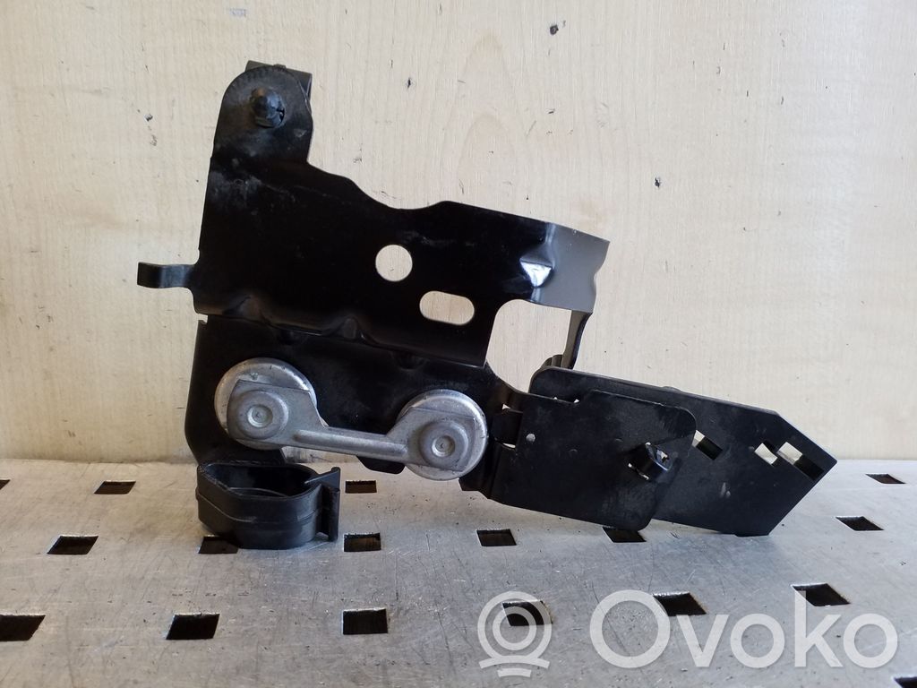 Volkswagen PASSAT B8 Altra parte del vano motore