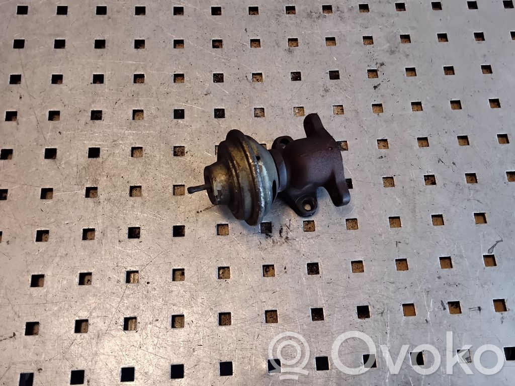 Audi 80 90 S2 B4 EGR vārsts 
