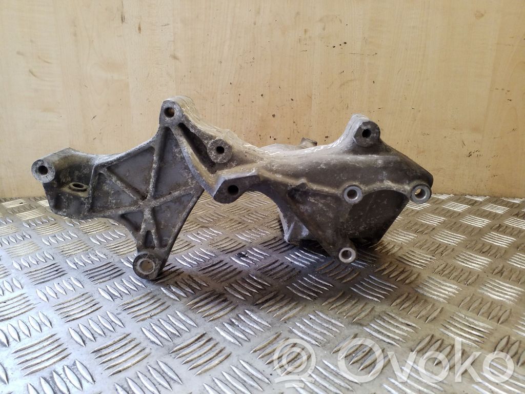 Volkswagen Transporter - Caravelle T4 Generator/alternator bracket 
