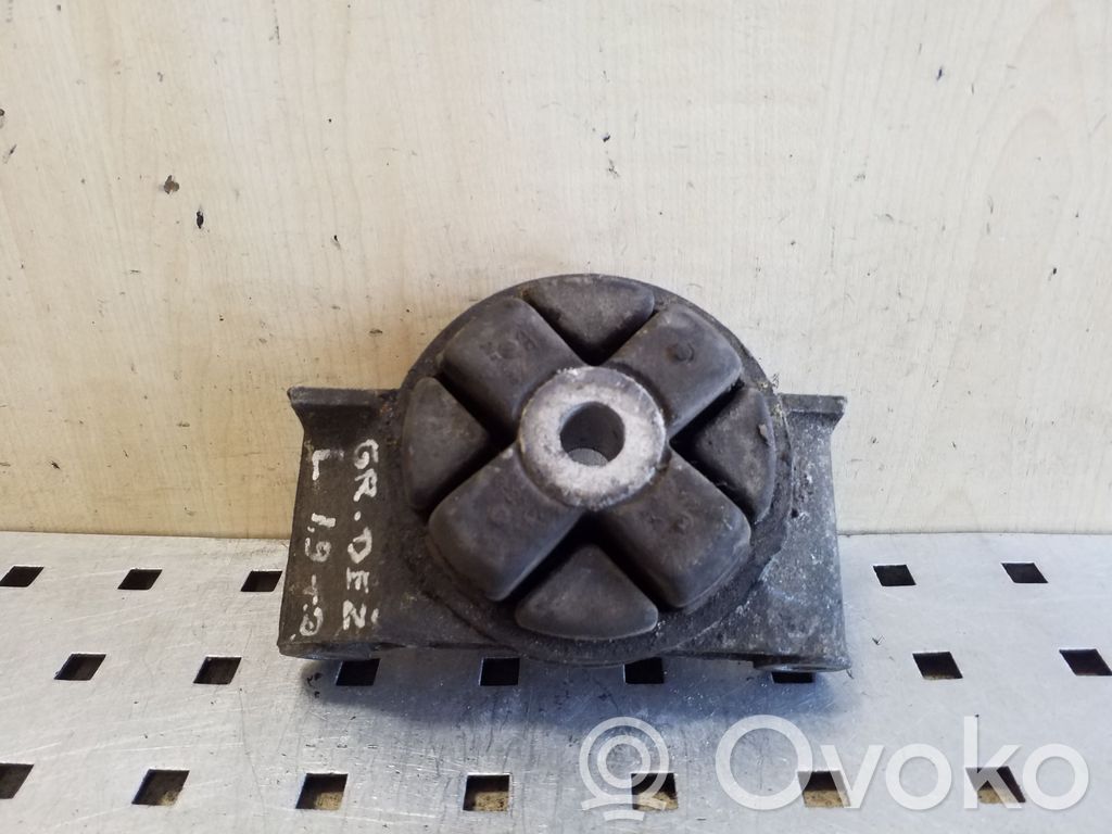Audi 80 90 S2 B4 Gearbox mount 