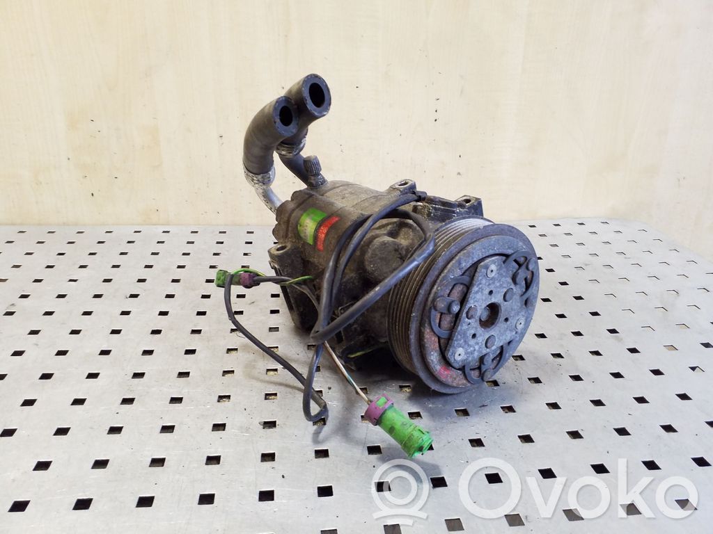 Audi A6 S6 C4 4A Ilmastointilaitteen kompressorin pumppu (A/C) 