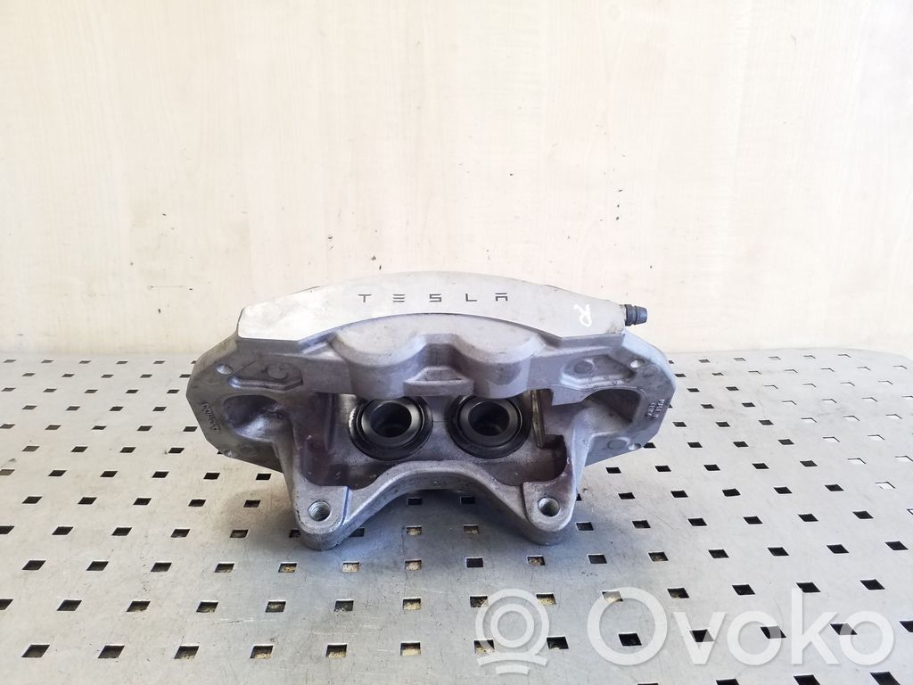 Tesla Model 3 Передний суппорт 