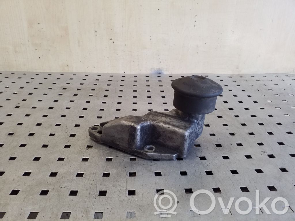 Audi A6 S6 C4 4A Engine mounting bracket 