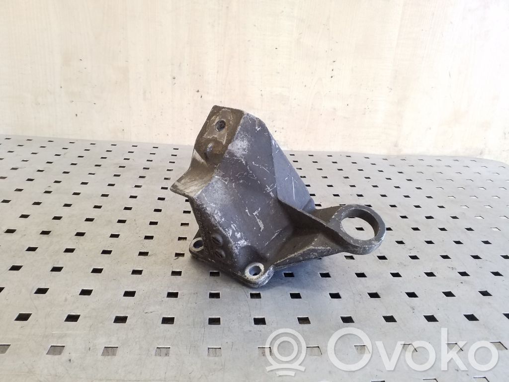 Audi A6 S6 C4 4A Gearbox mounting bracket 