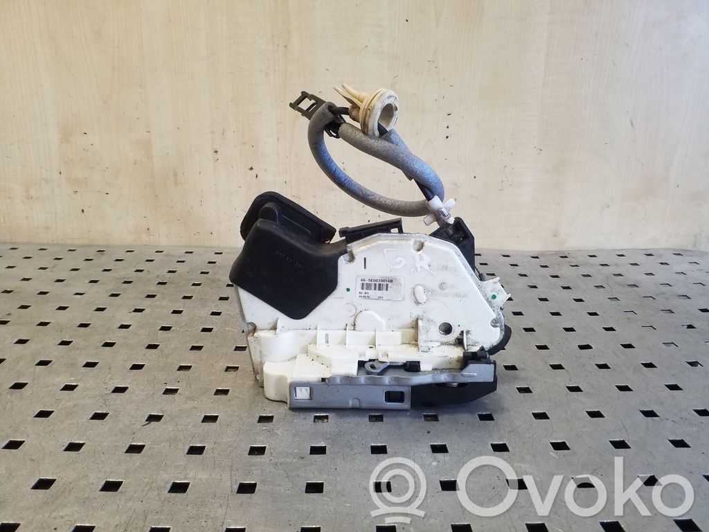 Volkswagen PASSAT B8 Zamek drzwi tylnych 