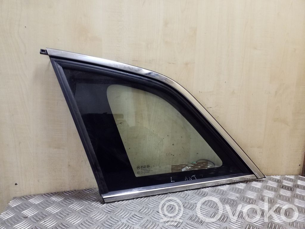 Opel Antara Rear side window 