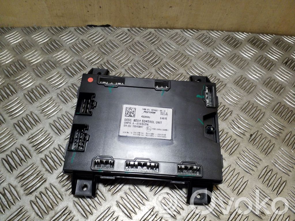 Tesla Model S Comfort/convenience module 
