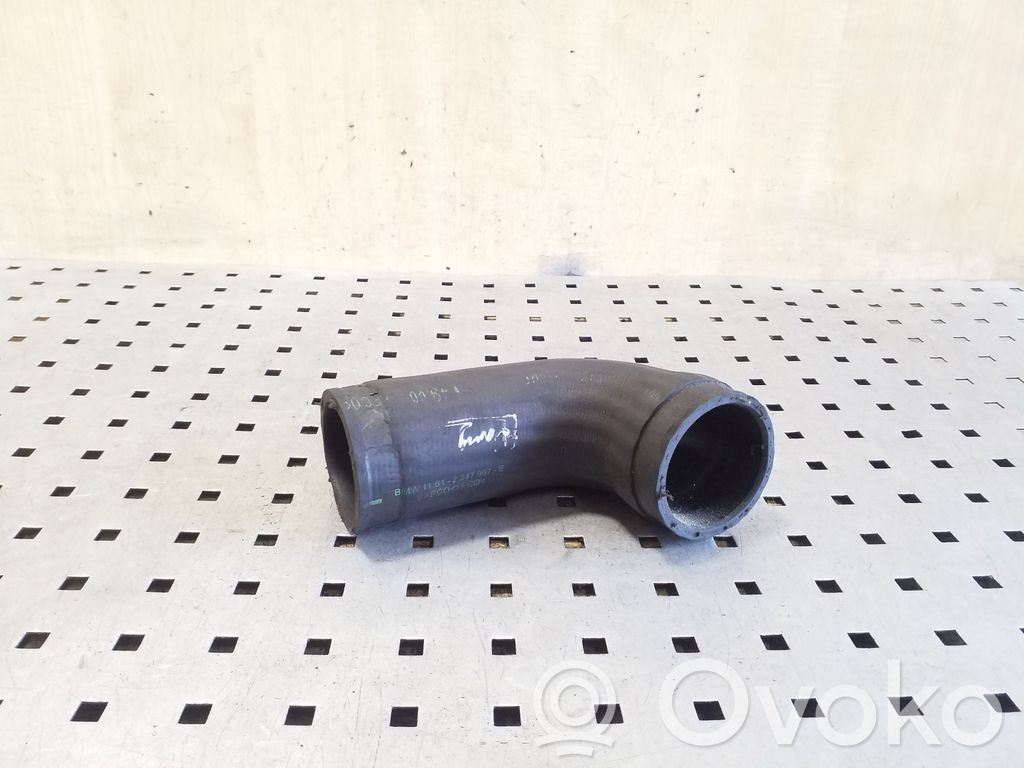 BMW 5 E39 Tube d'admission de tuyau de refroidisseur intermédiaire 