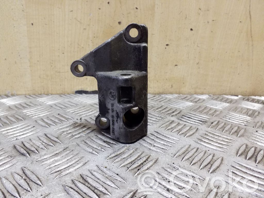 BMW 5 E39 Generator/alternator bracket 