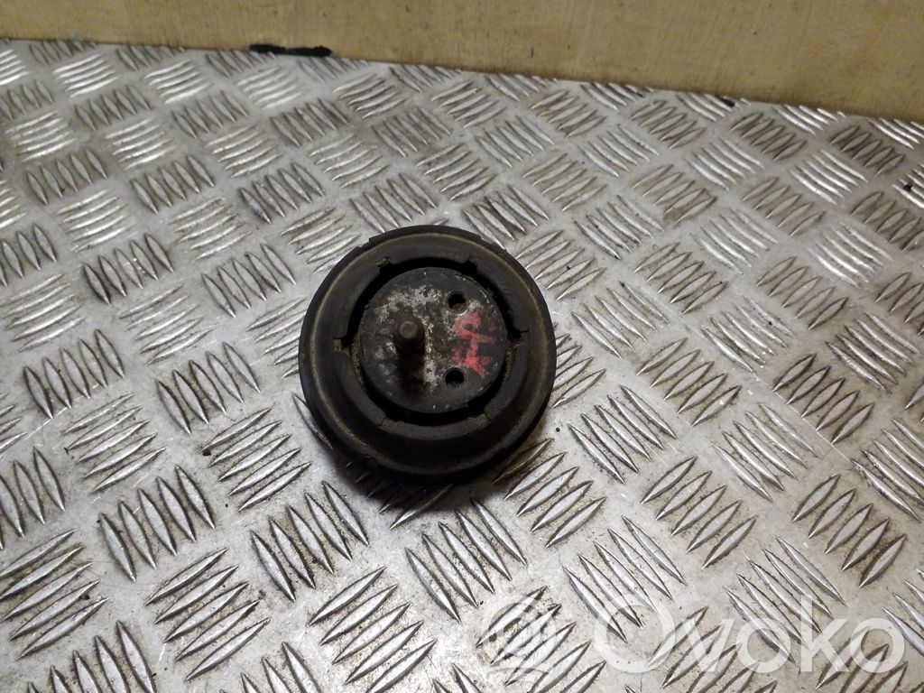 BMW 5 E39 Engine mount bracket 