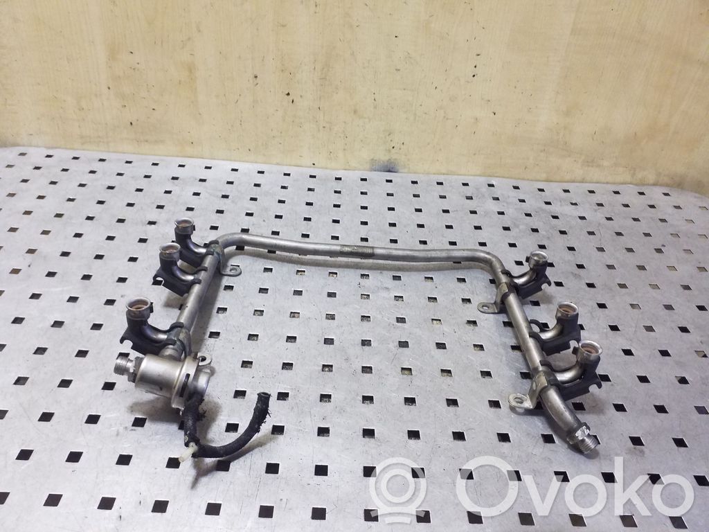 Audi A6 S6 C4 4A Tubo principal de alimentación del combustible 
